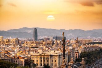 Creative and interactive activities for children in Barcelona, ​​Spain, visiting Park Güell, Sagrada Familia