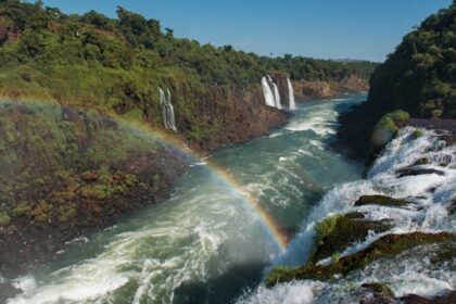 Discover the Iguazú National Park, Argentina, spectacular waterfalls and subtropical jungle